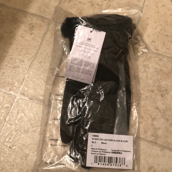 Women’s UGG quilted leather gloves size large new - Picture 2 of 7